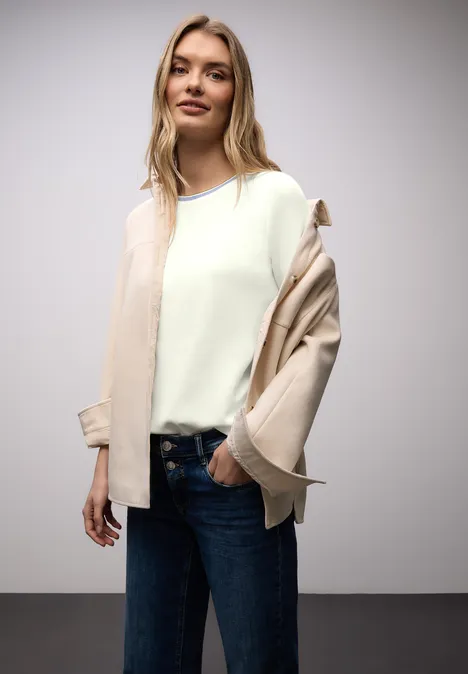 T-Shirt mit Kontrastdetail off white T-Shirt mit Kontrastdetail off white