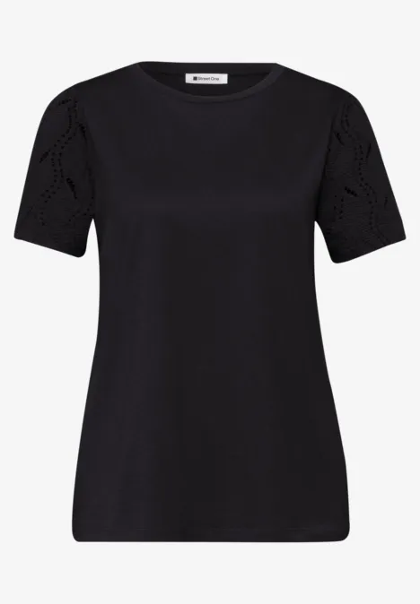 Shirt met ronde hals en kanten mouwen Black Zwart dames-T-shirt met korte mouwen en fijne opengewerkte details op de mouwen.