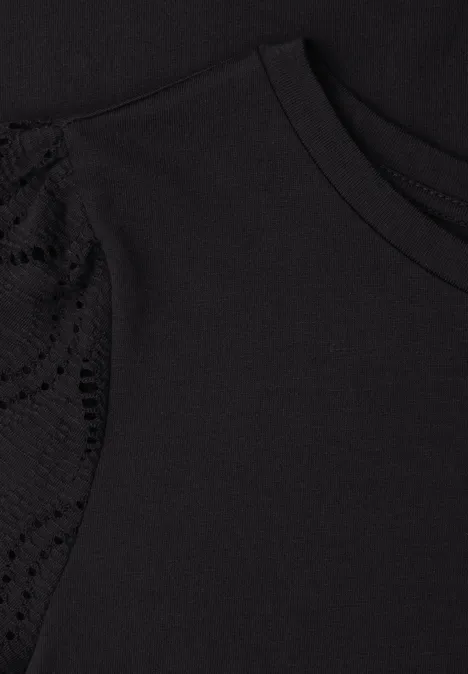 Shirt met ronde hals en kanten mouwen Black Zwart T-shirt met kanten inzet op de schouder.