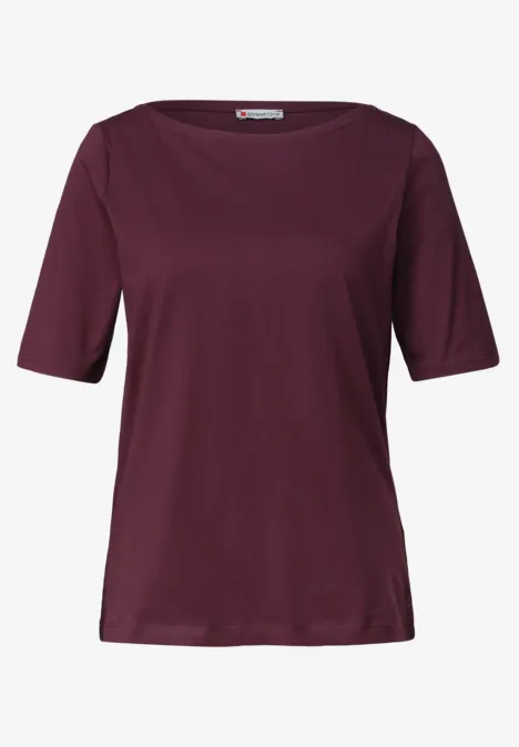 Basic T-Shirt mit U-Boot-Ausschnitt rustic rouge Kurzärmeliges T-Shirt in dunklem Burgunderrot mit rundem Halsausschnitt.