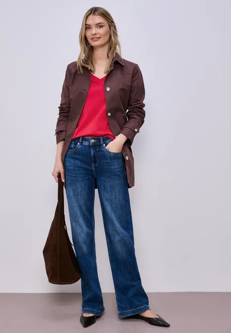 Basic T-Shirt mit V-Neck salsa red