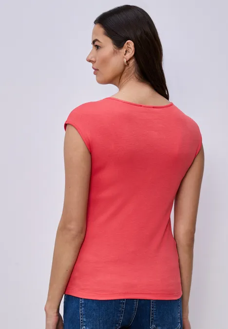 Ärmelloses Shirt mit Diamantausschnitt sunset red