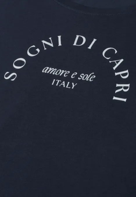Dropped Shoulder Shirt mit Rundhals deep blue Dunkelblaues T-Shirt mit weißem Schriftzug 'SOGNI DI CAPRI' und kleinem Zusatz 'amore e sole ITALY'.