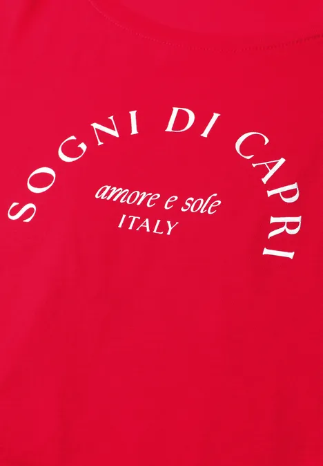 Dropped Shoulder Shirt mit Rundhals salsa red Ein rotes T-Shirt mit weißem Text 'Sogni di Capri, amore e sole Italy'.