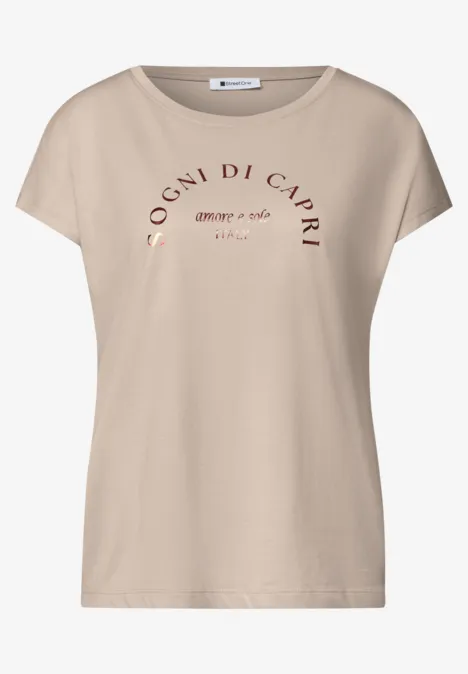 Dropped Shoulder Shirt mit Rundhals clay sand Beiges Kurzarm-T-Shirt mit Rundhals und orange-rotem Schriftzug 'OGNI DI CAPRI'.