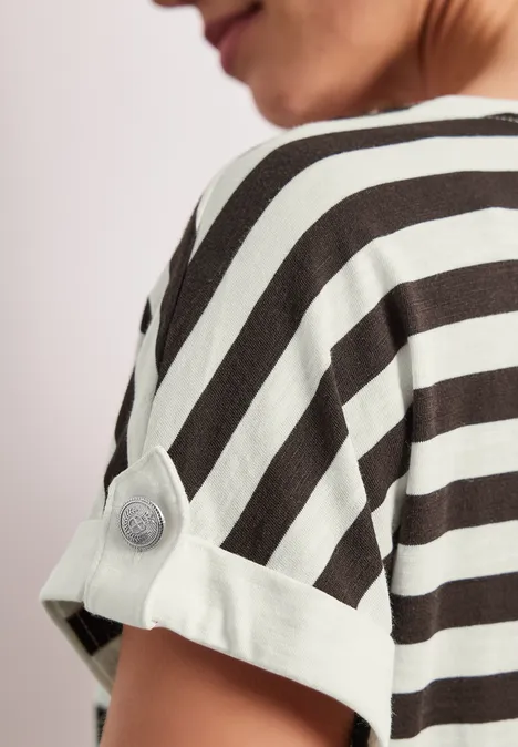 Shirt met ronde hals en knoopdetail espresso brown Shirt met ronde hals en knoopdetail espresso brown