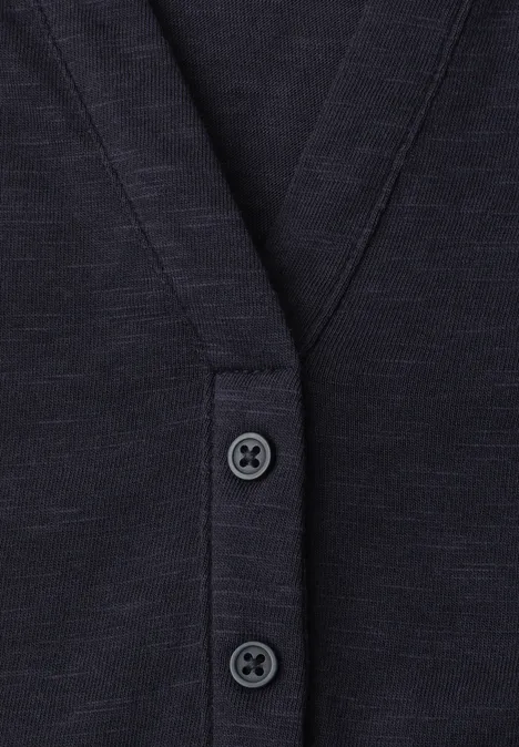 Donkerblauwe vest met V-hals en twee knopen