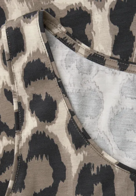 Basic Top mit Rundhals im Leo-Muster timeless beige