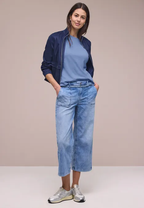 T-Shirt mit Rundhals und Knopfdetails drift blue