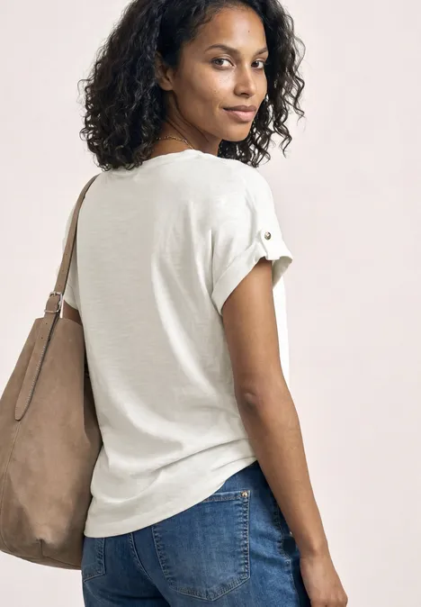 T-Shirt mit Split Neck und Knopfdetails off white T-Shirt mit Split Neck und Knopfdetails off white