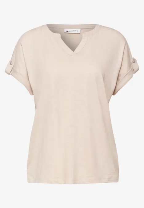 T-Shirt mit Split Neck und Knopfdetails clay sand