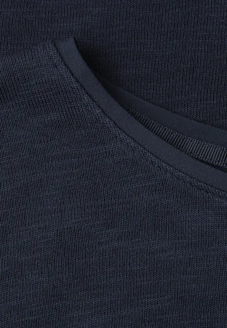 T-shirt à manches courtes avec encolure en U shadowed navy T-shirt à manches courtes avec encolure en U shadowed navy