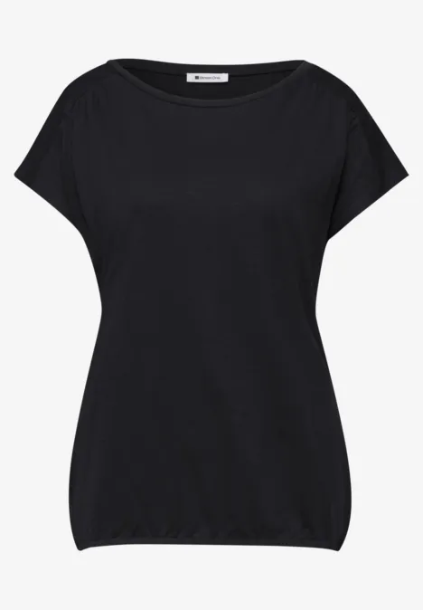 Zwarte dames top met brede ronde hals, korte mouwen en elastische zoom.