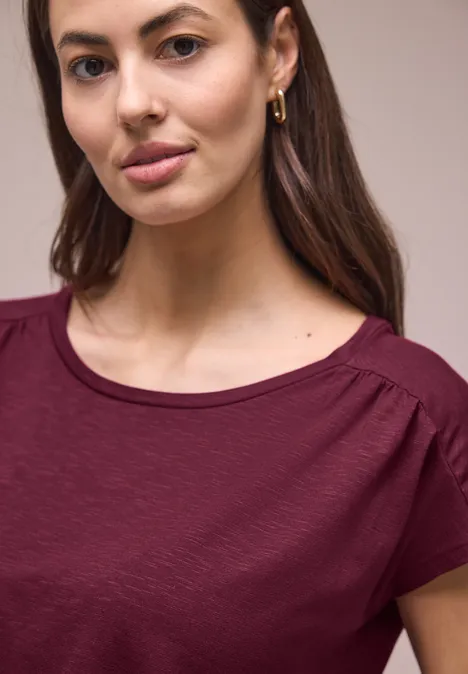 Shirt mit Rundhals und Raffung truffle red