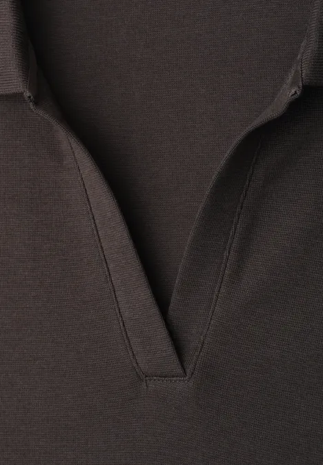 Donkerbruine V-hals van zacht gebreid materiaal