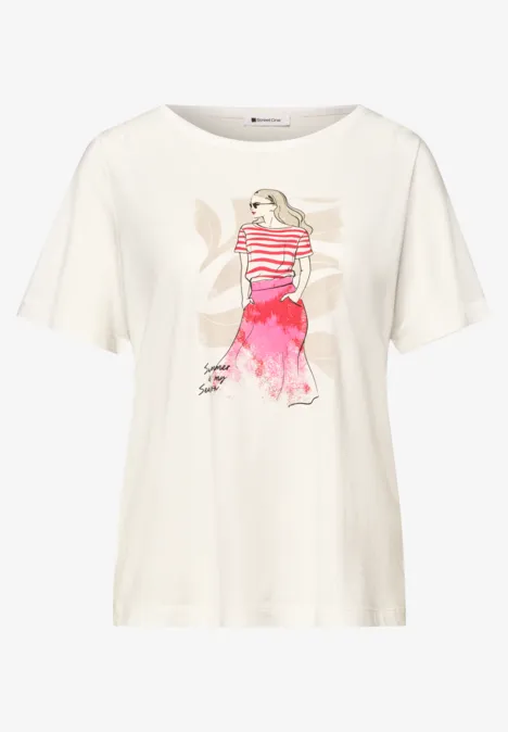 Wit T-shirt met illustratie van een vrouw in rood-wit gestreepte top en roze rok