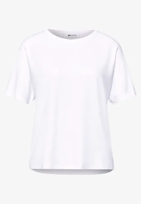 Eenvoudig wit T-shirt met korte mouwen en een klassieke pasvorm.