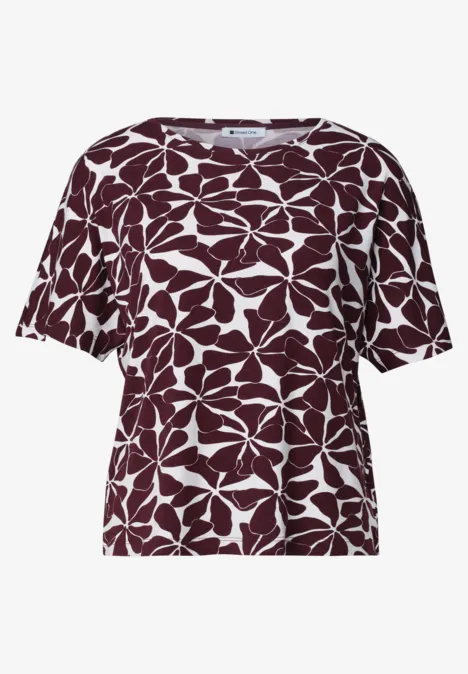 weißes damen-t-shirt mit kurzen ärmeln und großem dunkelrotem blumenmuster.