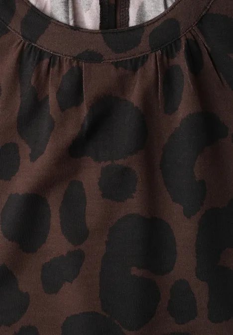 Top mit Rundhals und Zebra-Print molten earth Nahaufnahme eines braunen Stoffs mit schwarzem Leopardenmuster.