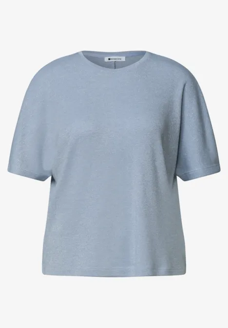 Lichtblauw T-shirt, ruime pasvorm met ronde hals en korte mouwen, eenvoudig en casual van stijl.