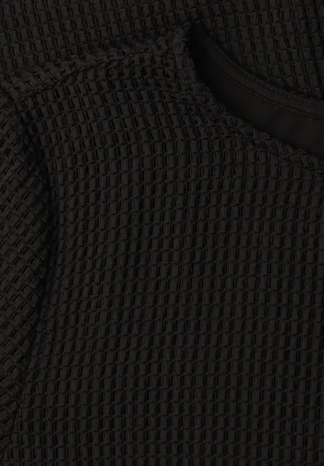 2-in-1 Shirt aus Mesh mit U-Boot-Ausschnitt Black Schwarzer, strukturiert gewebter Waffelstrickstoff mit feiner Musterung.