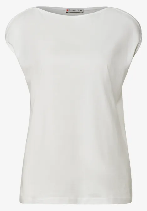 Basic shirt met boothals off white Een simpel wit dames T-shirt met korte vleermuismouwen en een ronde hals.