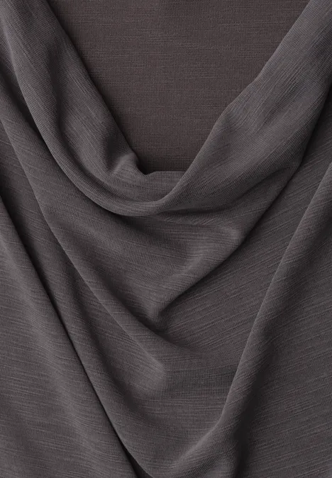 Top aspect soyeux avec décolleté cascade espresso brown Tissu gris finement nervuré drapé en plis doux