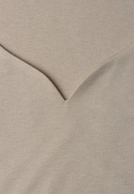 Basic Top mit Herzausschnitt sepia sand Beiger Pullover mit V-Ausschnitt aus weichem Strickstoff.