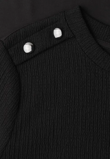 Shirt met ronde hals en knoopdetails Black Zwart gestructureerd topje met schouderriem en twee witte knopen.