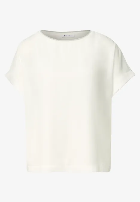 2-in-1 Shirt aus Chiffon mit Boat Neck off white Schlichtes weißes Damenoberteil aus leichtem Stoff mit kurzen Ärmeln und Rundhalsausschnitt.