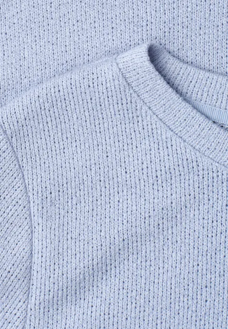 3/4-Arm Shirt mit Rundhals im Strick-Look whispery blue mel. Hellblauer, grobgestrickter Pullover mit Rundhalsausschnitt