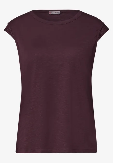 Bordeauxkleurig mouwloos dames-T-shirt met ronde hals en eenvoudig, casual ontwerp.