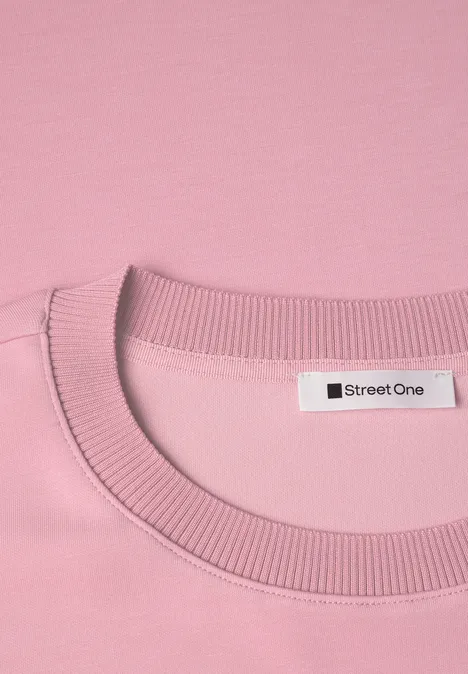 T-shirt à col rond aspect soyeux vintage blush T-shirt rose à col rond avec étiquette Street One à l’arrière.