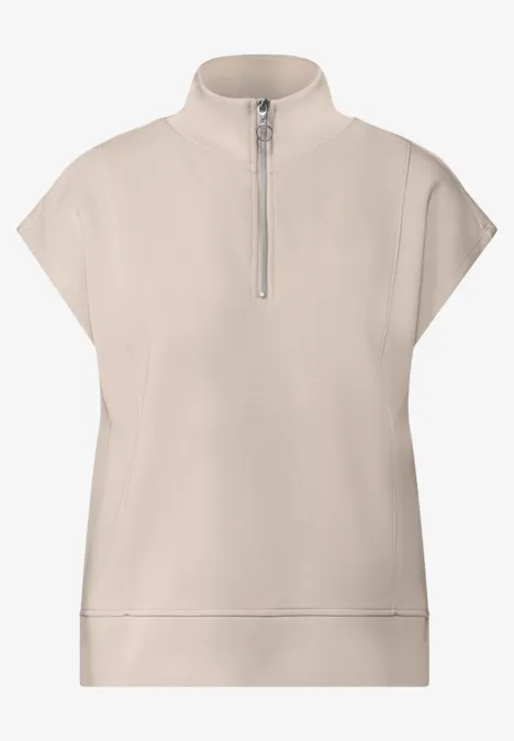 Ärmelloses Shirt im Silk-Look mit Zipper clay sand Beiges Top mit kurzen Ärmeln, Stehkragen und kurzem Reißverschluss, minimalistischer Stil.