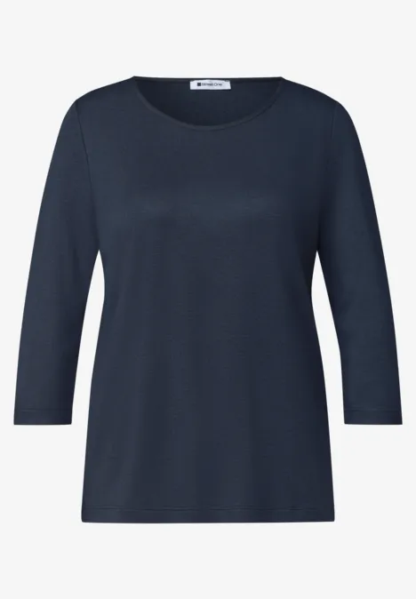 Dunkelblaues, schlichtes Damen-Shirt mit 3/4-Ärmeln und rundem Ausschnitt.