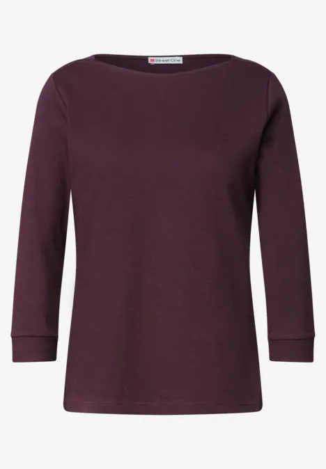 Dunkelrotes, schlichtes Langarmshirt mit weitem Rundhalsausschnitt