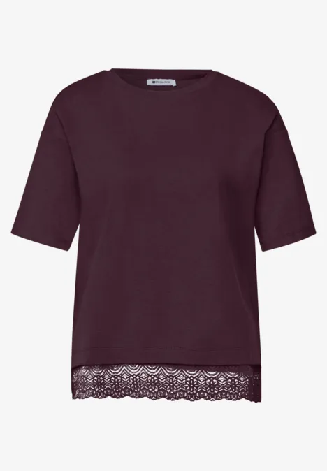 Bordowy t-shirt z krótkimi rękawami i koronkową lamówką u dołu