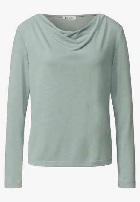 Lichtgroene longsleeve met losse, vallende watervalhals.