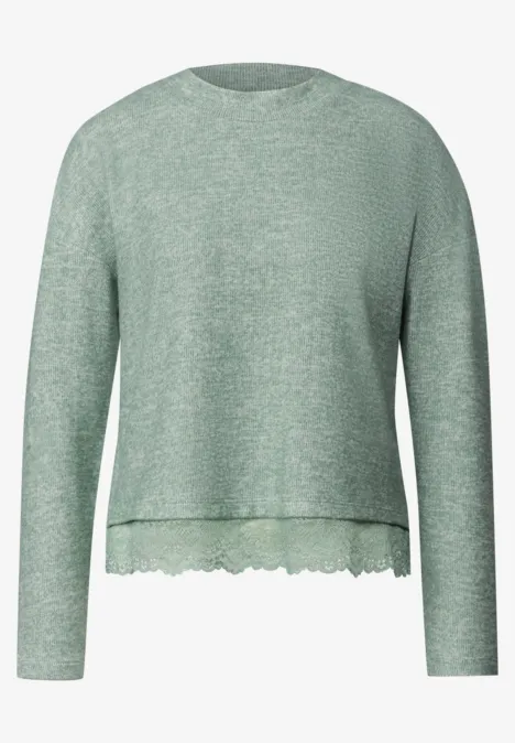 Langarm Shirt mit Rundhals und Spitzenborte eucalyptus green mel. Grüner Pullover mit Rundhalsausschnitt und feinem Häkelspitzenbesatz am Saum.