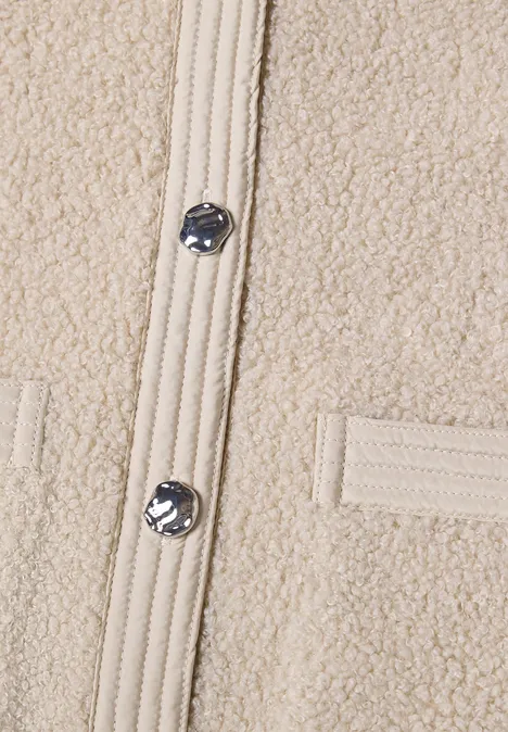 Beiger Teddy-Fleece-Pullover mit Druckknöpfen und Brusttasche