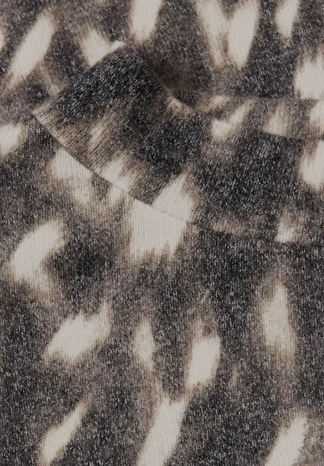 Shirt met lange mouwen, col en patroon Black Abstract zwart-witpatroon met licht- en schaduwvlekken die doen denken aan boombladeren.