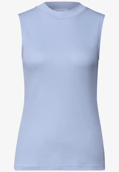 Basic top cashmere blue Ärmelloses, hellblaues Damen-Top mit Rundhalsausschnitt