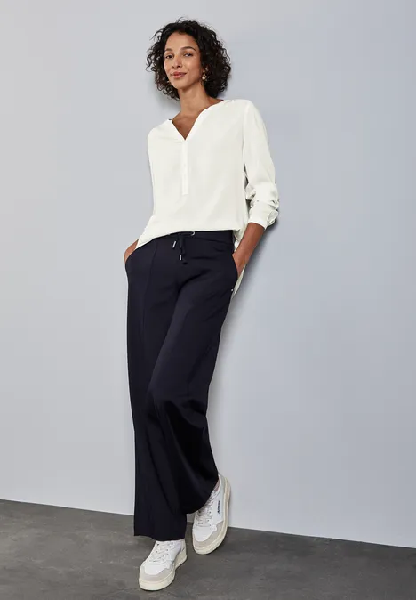Basic Bluse in Unifarbe off white