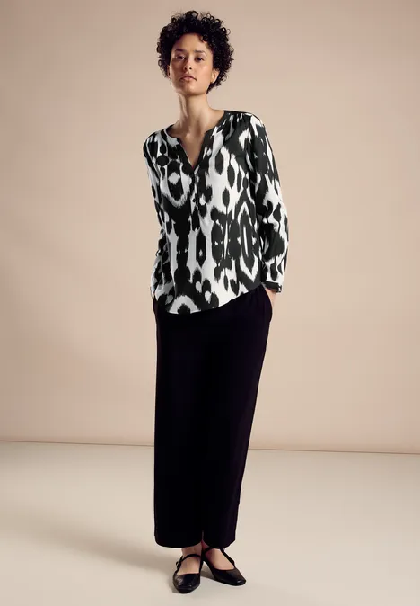 Bluse mit grafischem Print Black Bluse mit grafischem Print Black