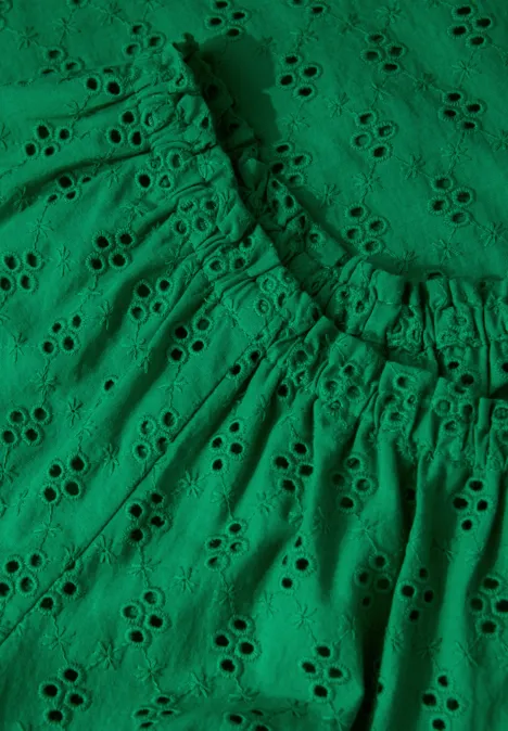 Bluse mit Lochstickerei glowing green