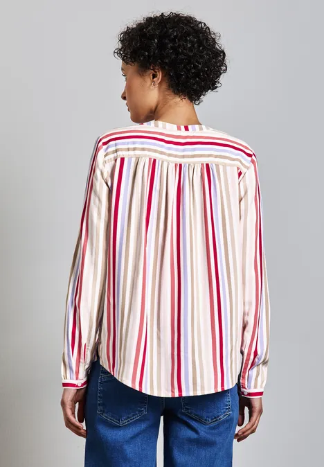 Gemusterte Bluse power berry