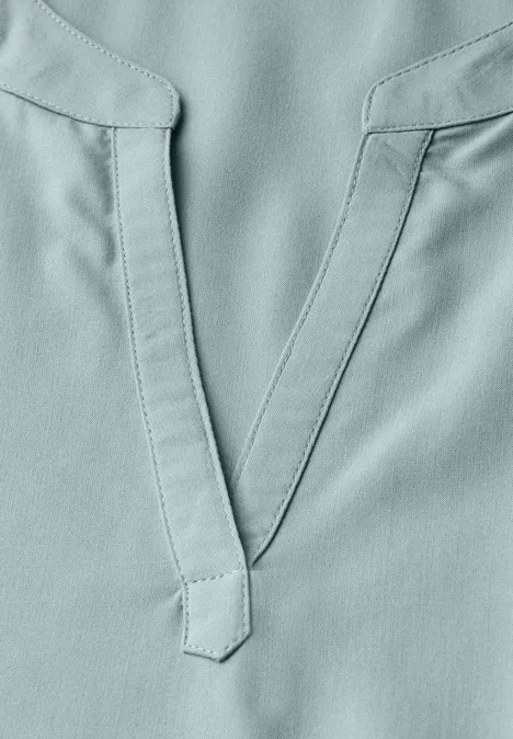 Split Neck Bluse in Unifarbe arona blue