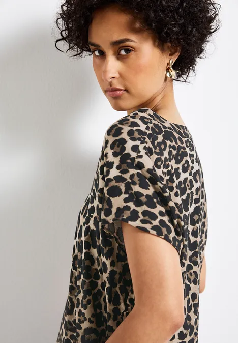 Blusenshirt mit Leo-Muster Black