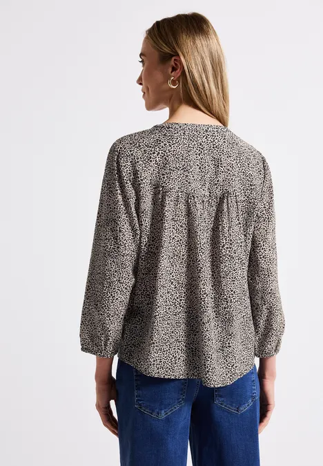 Strukturbluse mit Leo-Muster cotton cream