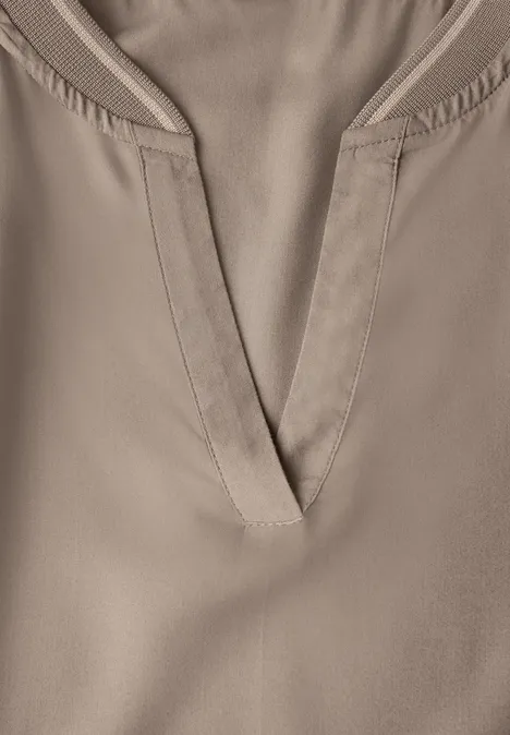 Split Neck Bluse mit Tape bark brown